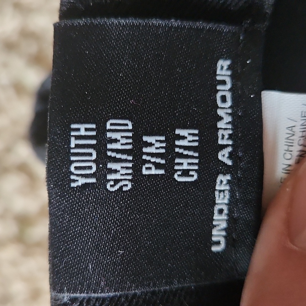 Underarmour black and gray baseball hat YOUTH size s/m - Picture 6 of 6